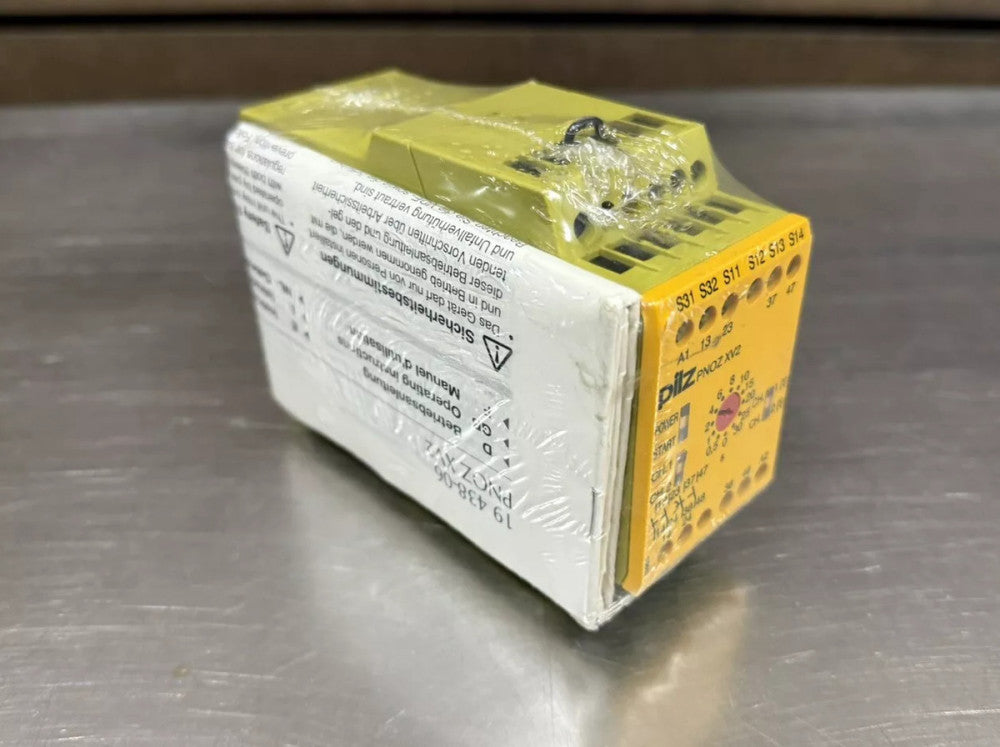 One Brand New Pilz 774500 PNOZ XV2 30/24VDC 2n/o Safety Relay