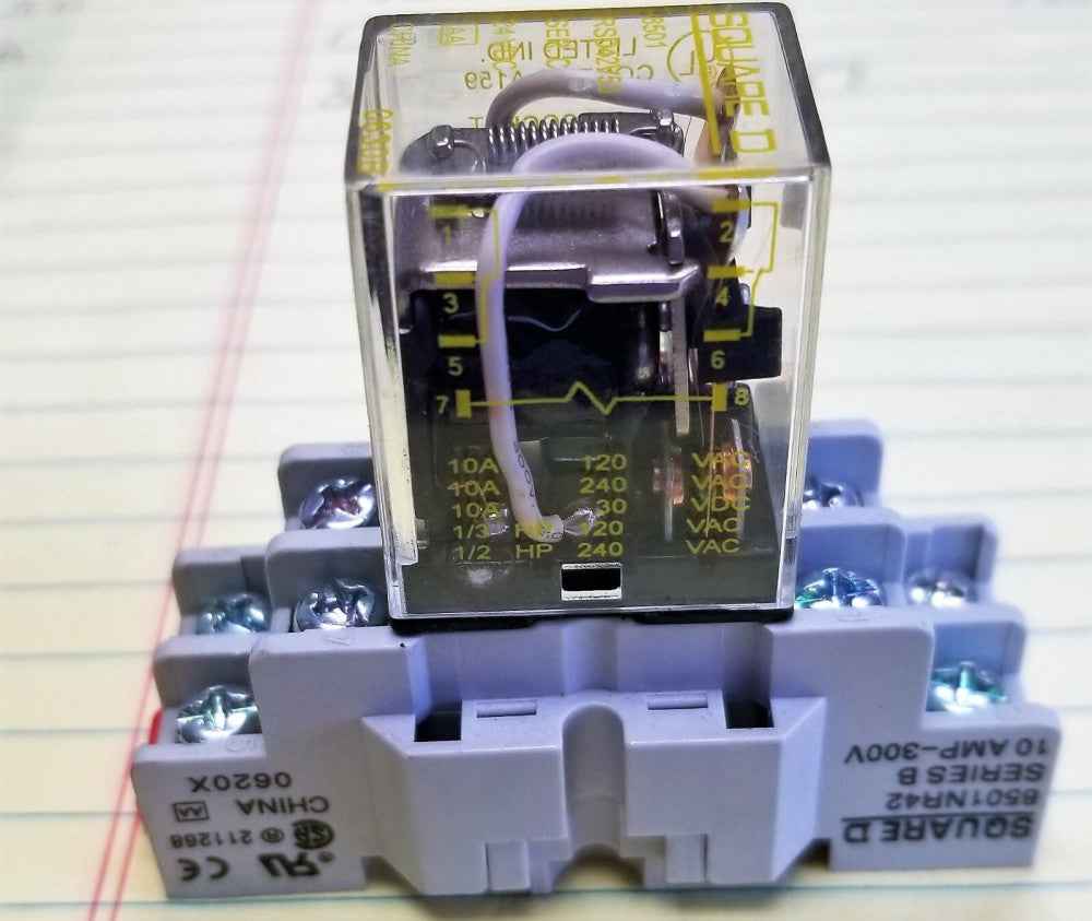 Square D Relay, 8501RS42V53, 15 A, 2 poles, 24 VDC coil, & 8501NR42 Socket [A9B4