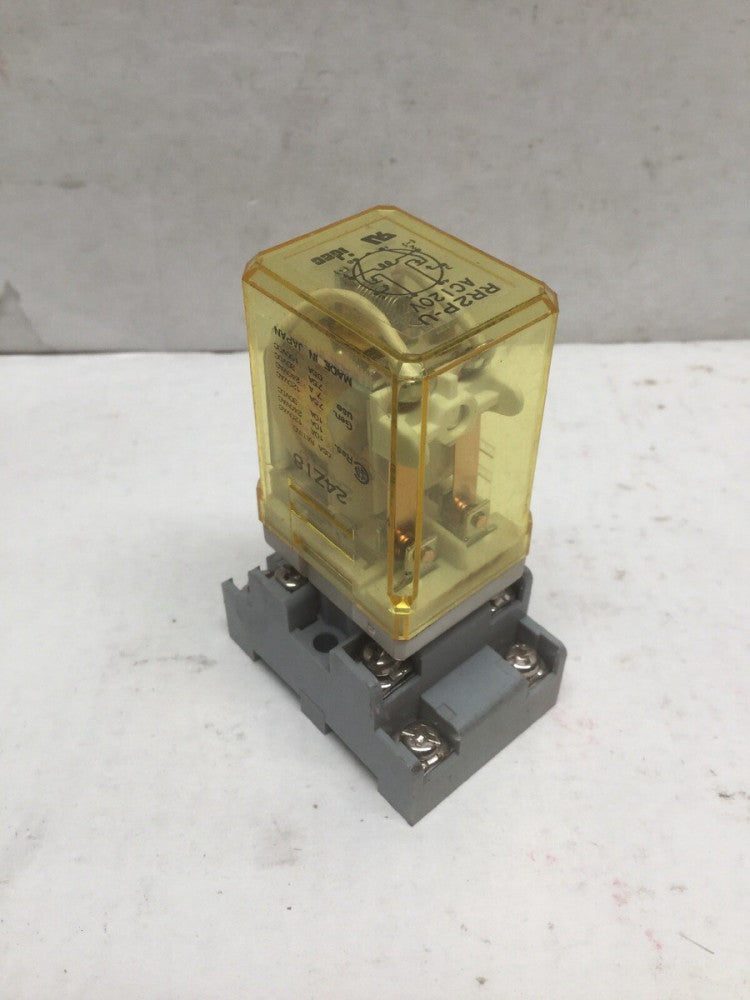 IDEC RR2P-U Relay AC120V W/ IDEC SR2P-05 Relay Base / Socket