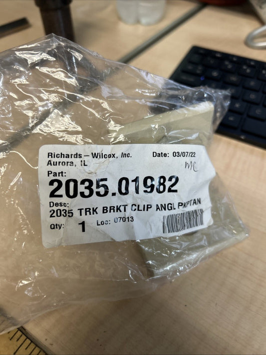 (2) NEW Richards Wilcox #2035.01982 SIDEWALL BRACKET ANGLE ADAPTER ,PKPTAN