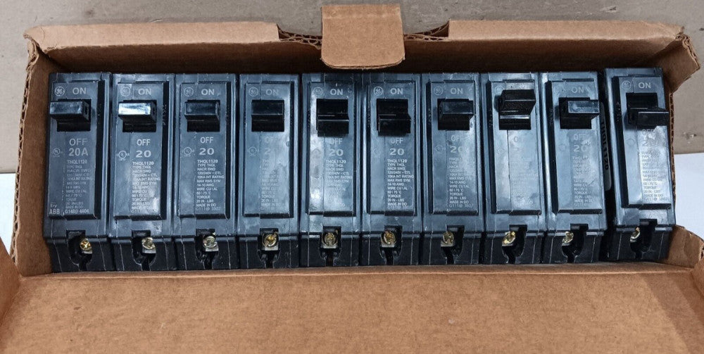BOX OF 10) NEW GE 20 AMP CIRCUIT BREAKER 1 POLE 120/240 VAC THQL1120