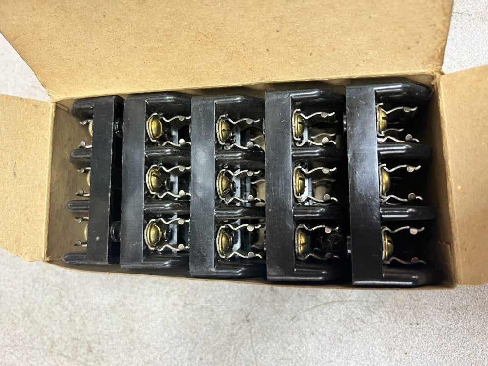BOX OF 5 NEW IN BOX GE FUSEHOLDER 8431-3