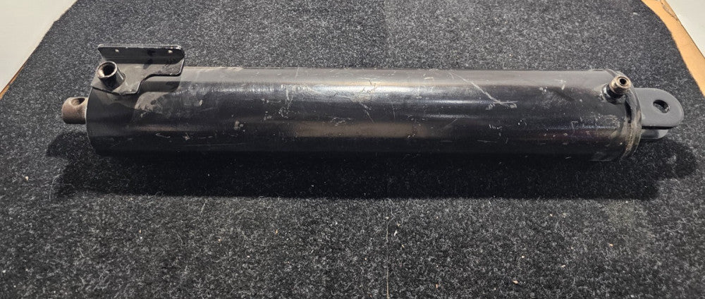 Hydraulic Welded Cylinder 117.1mm OD x 33.5” Retracted Length x 44.4mm Rod