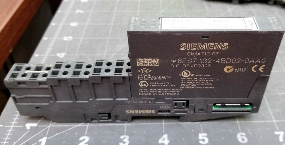 SIEMENS 6ES7 132-4BD32-0AA0 ANALOG INPUT MODULE & TM-E15C26-A1 BASE [OFB3] 