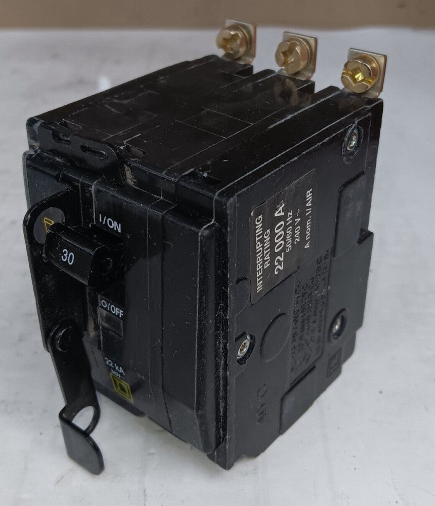NEW SQUARE D 30 AMP BOLT-ON CIRCUIT BREAKER 3 POLE 240 VAC QOB330VH