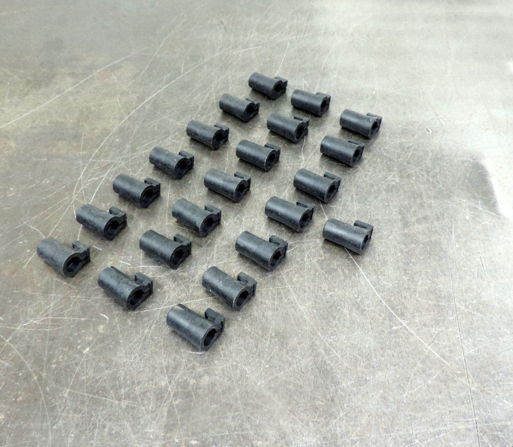 Murrplastik Systems 87141226 Split Frame 10MM Grommet Lot of (22)