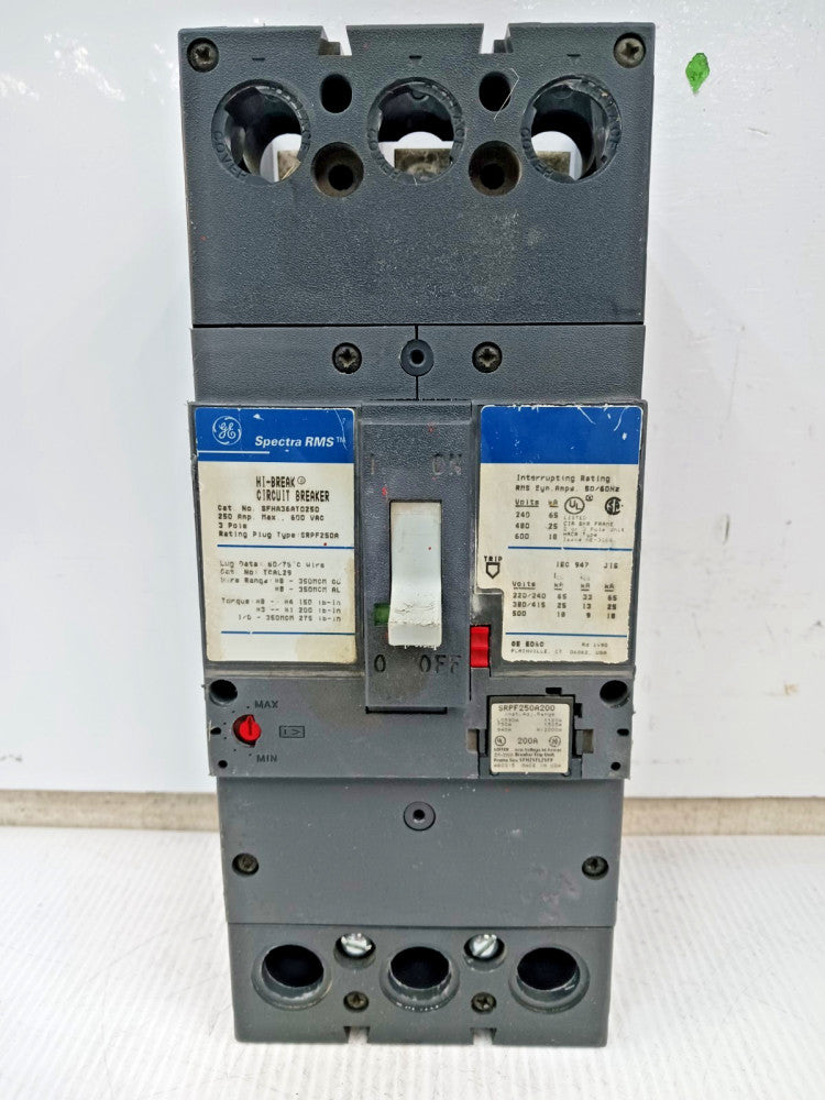 GE 250 Amp Hi-Break Circuit Breaker 3 Pole 600 VAC SFHA36AT0250 W/ 200 Amp Plug