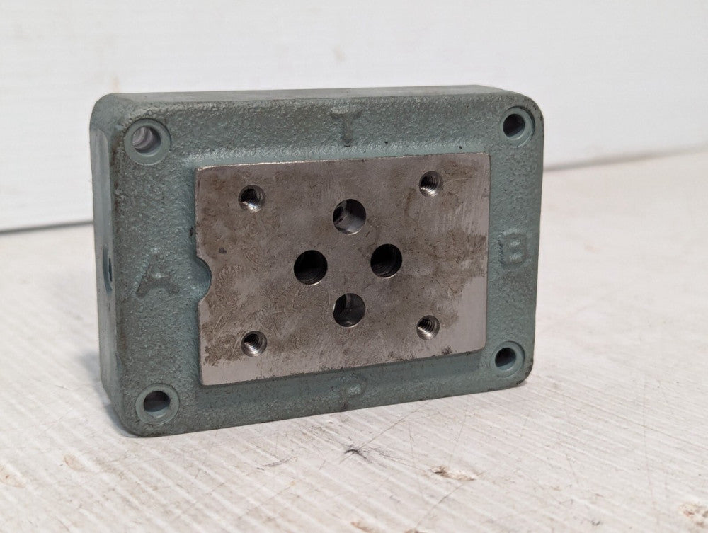 Nachi MSA-01Y-E10 Solenoid Valve Manifold Subplate 3/8" Pipe Dia