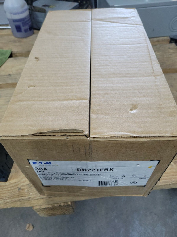 NEW EATON DH221FRK 2 POLE 30 amp 240 volt  FUSIBLE 3R Outdoor Disconnect 