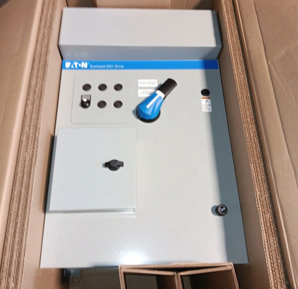 NEW EATON EGS7D51B3800A00400 2 HP 3R ENCLOSED DG1 VFD 208-240V 3Ø 7.5A 0-400 Hz