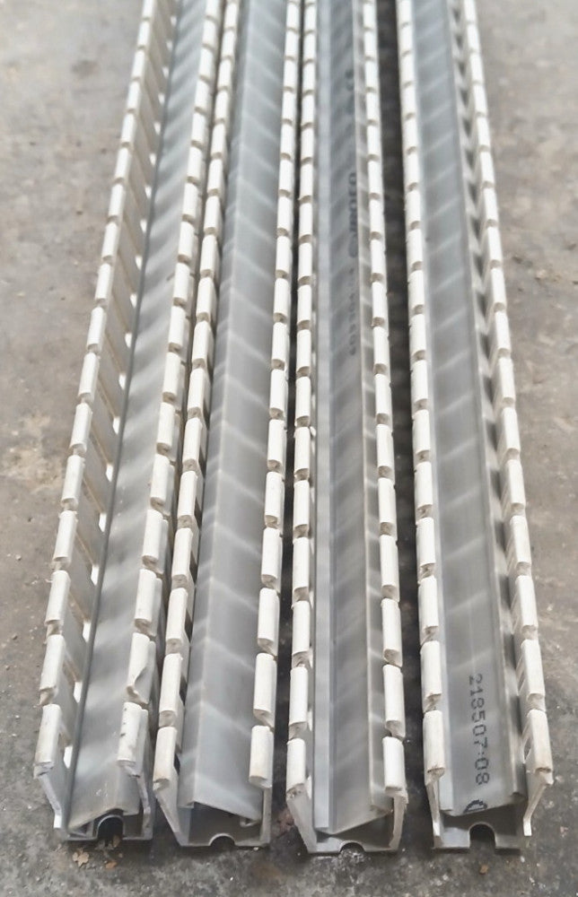 IBOCO NARROW FINGER T1 SERIES WIRE DUCT CODE 00672 LENGTH 6 1/2 FT.  LOT OF 4