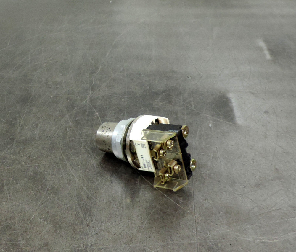 Allen Bradley Selector Key Switch  Series T 800T-J44