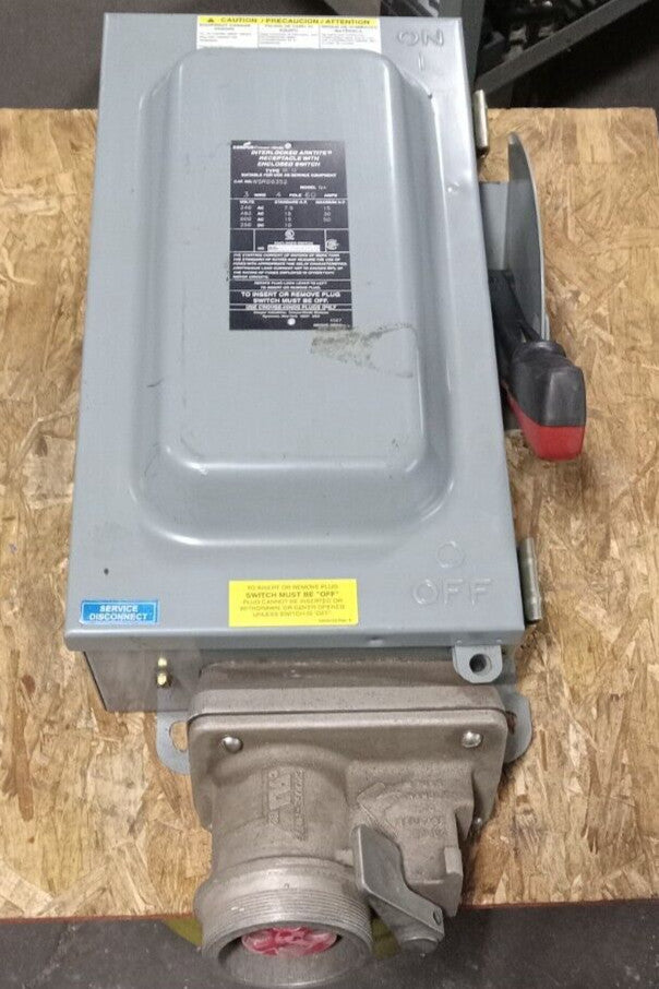 CROUSE HINDS 60 AMP FUSED 3R SAFETY SWITCH 3 POLE W/ ARKTITE 600 VAC WSRD6352