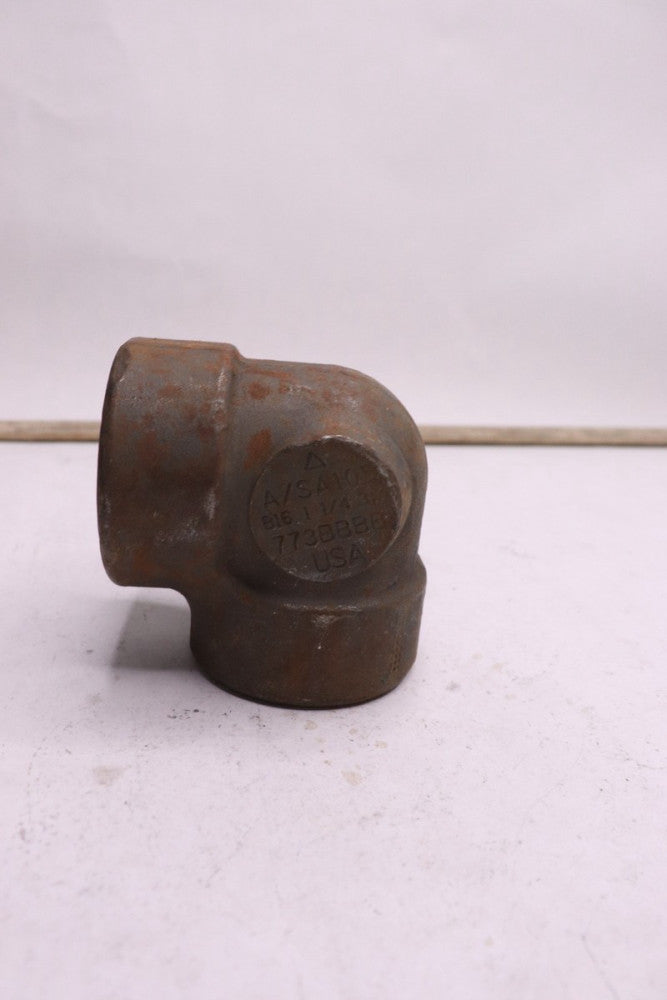 90 Degree Elbow Threaded 304 Stainless Steel 150 # NPT 1-1/4" 773BBBB
