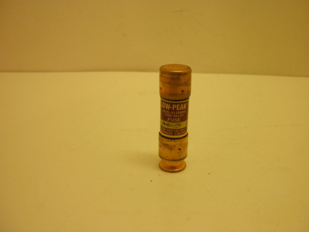 BUSSMANN LPN-RK-1/2SP FUSE LOW-PEAK DUAL-ELEMENT TIME-DELAY 250 VAC/125 VDC