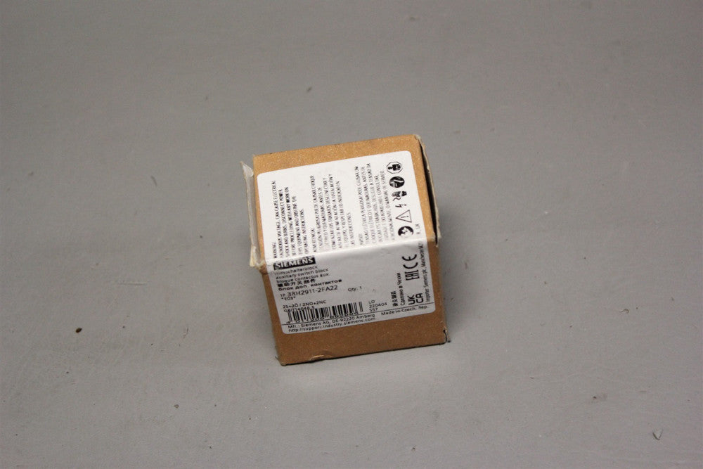 NEW SIEMENS AUXILIARY SWITCH BLOCK 3RH2911-2FA22