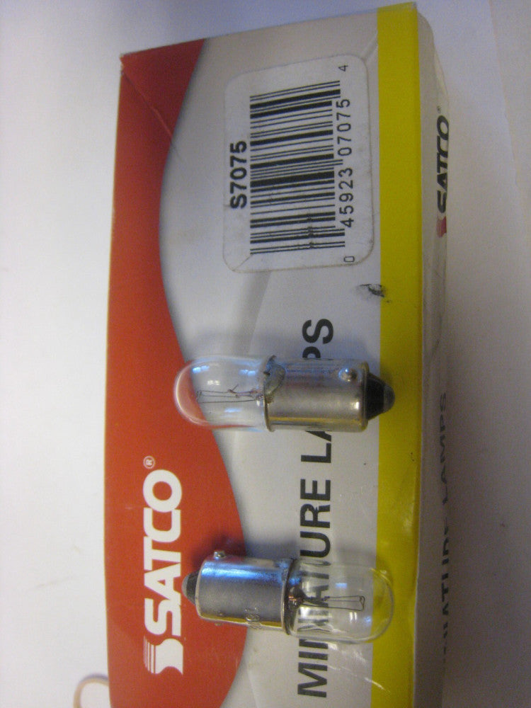 2 Satco S7075  MINI DC T3  Bse Bayonet 1818 Miniature light bulbs Lot of 2 Bulbs