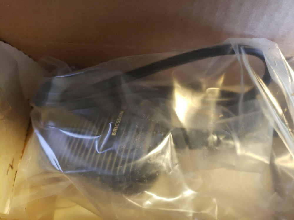 ERICSSON MRK/PRISM HAND HELD SPEAKER MIC ANTENNA KRY101 1617/4 R4A SHIPS FREE!!