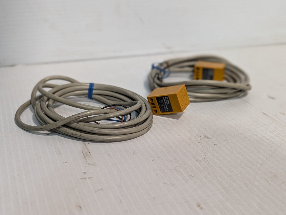 Lot of 2 Omron TL-Q5MC1 Proximity Switch, 5mm Sensing Range
