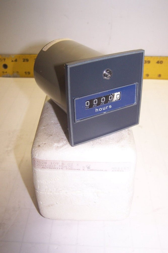 NEW ATC 120 VOLT 60 HZ HOURS TIMER 5702B 109 A 02 X