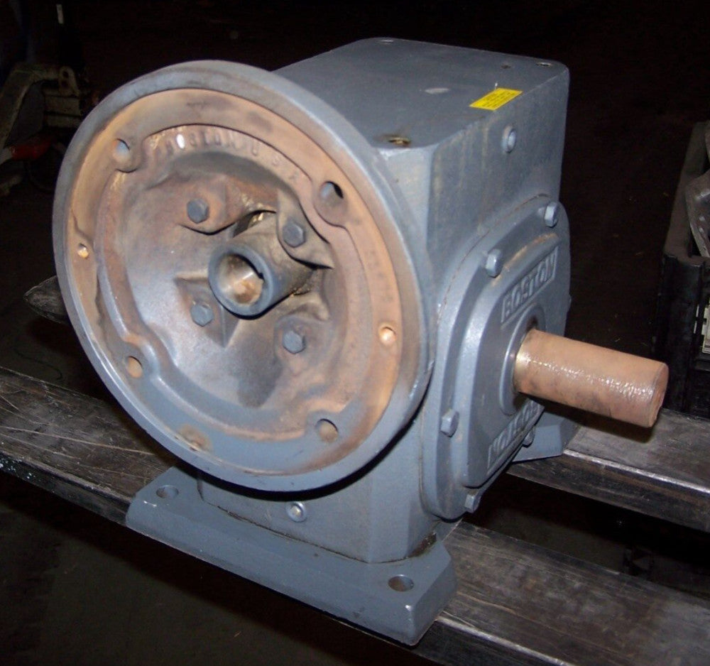 NEW BOSTON GEAR 20:1 RATIO GEAR REDUCER 1-1/8" BORE 5.590 HP  T58B 20 B9J