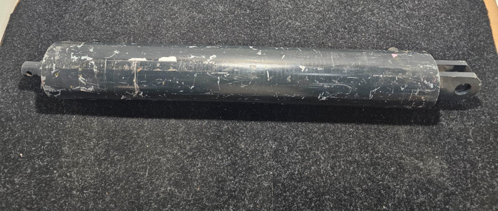Hydraulic Welded Cylinder 110.5mm OD x 34” Retracted Length x 44.6mm Rod
