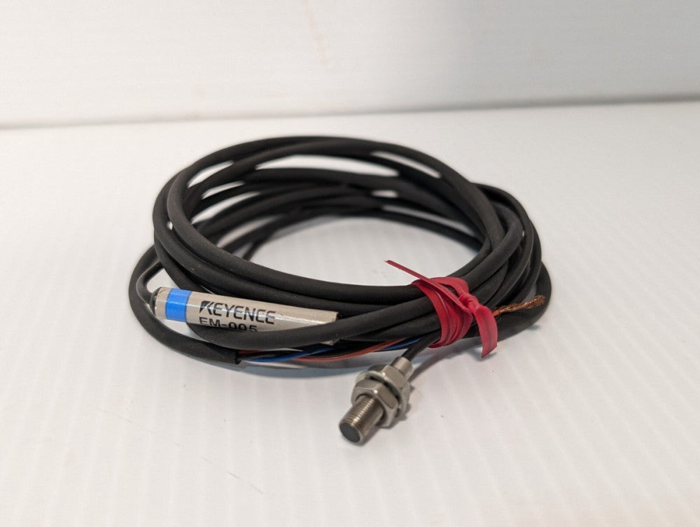 Keyence EM-005 Proximity Switch Sensor. Brown 10.8-30 VDC 
