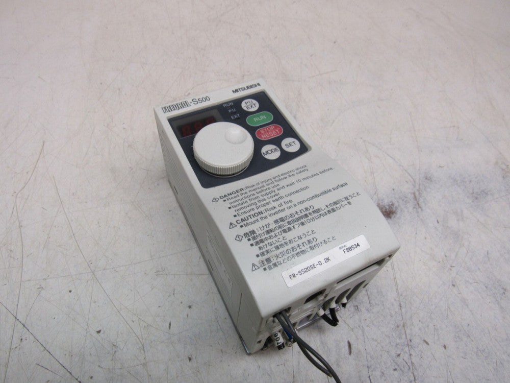 MITSUBISHI FREQROL-S500 FR-S520SE-0.2K INVERTER UNIT 0.2KW 200V XLNT USED M/O !