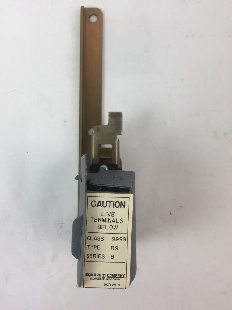 SQUARE D 9999 R-9 TWO POLE ELECTRICAL INTERLOCK FOR 100 & 200 AMP DISCONNECT