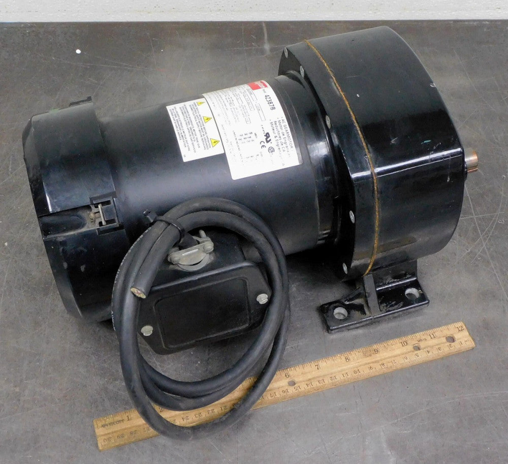 Dayton 4Z387B AC Parallel Shaft Gearmotor 3-Phase 90 RPM 214 in-lb Torque
