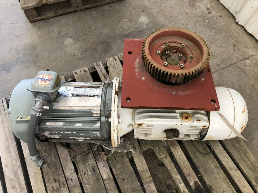 ZAE 0-265-01-006-3 M125F Gear Drive / Speed Reducer 7.5HP 1745RPM 26:1 3PH