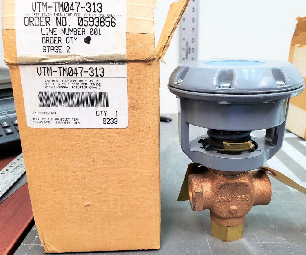 JOHNSON CONTROLS VTM-TM047-313 VALVE, 1/2", WITH V-3000-1 ACTUATOR NEW [A5B2]