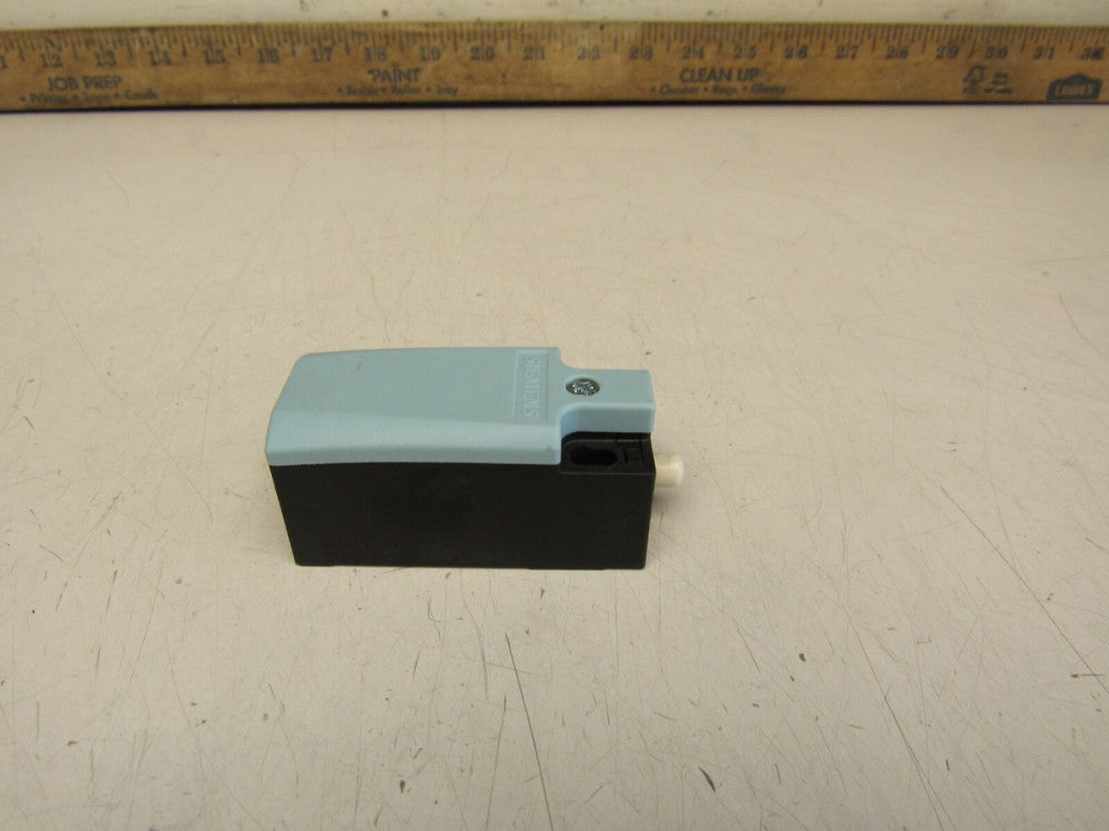 SIEMENS 3SE5232-0CC05  POSITION SWITCH, NEW NOT IN THE BOX !MAKE OFFER!