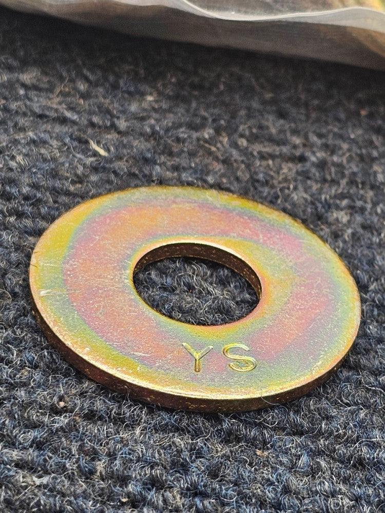 (50 PIECES) 76017 USS Flat Washers 5/8 Grade 8 Steel Zinc Yellow