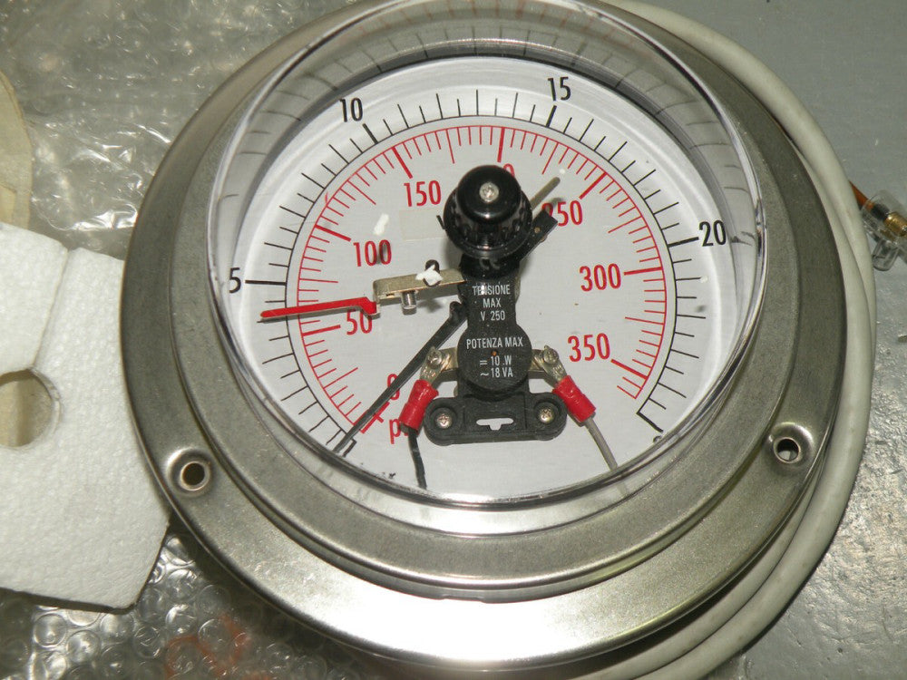 Valcom Pressure Gauge / Transmiter 0 to 350 psi 5-1/2" Display MANK03G2M02M7
