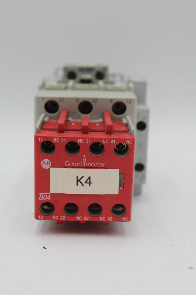 Allen-Bradley 100S-C43D14C GuardMaster Safety Control Relay