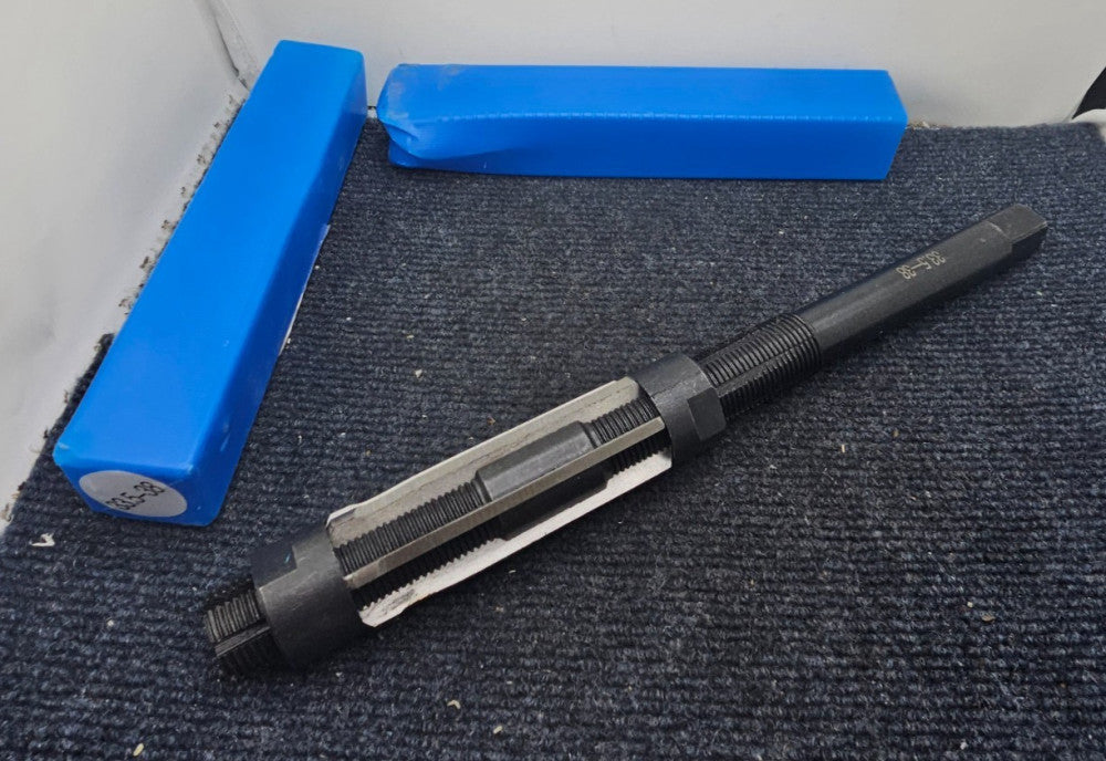 33.5-38: Adjustable Hand Reamer 33.5-38 H14 1 11/32in to 1 1/2in, 9CRSI Material