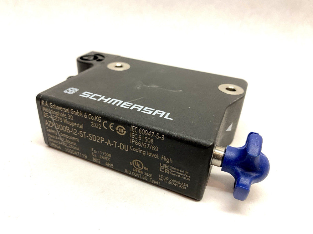Schmersal AZM300B-I2-ST-SD2P-A-T-DU Solenoid Interlock  -Cracked Casing