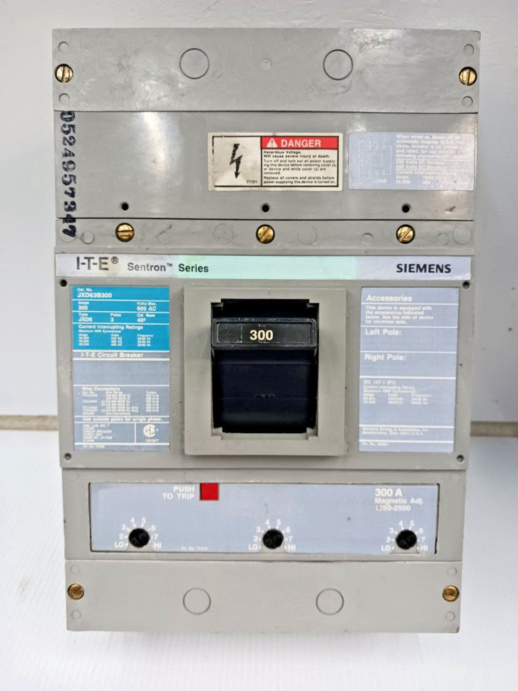 Siemens / ITE Sentron 300 Amp Circuit Breaker 600 VAC 3 Pole  JXD63B300