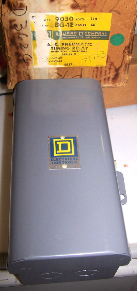 SQUARE D 9050-BG-1E  ENCLOSED PNEUMATIC TIMING RELAY 9050 B01E