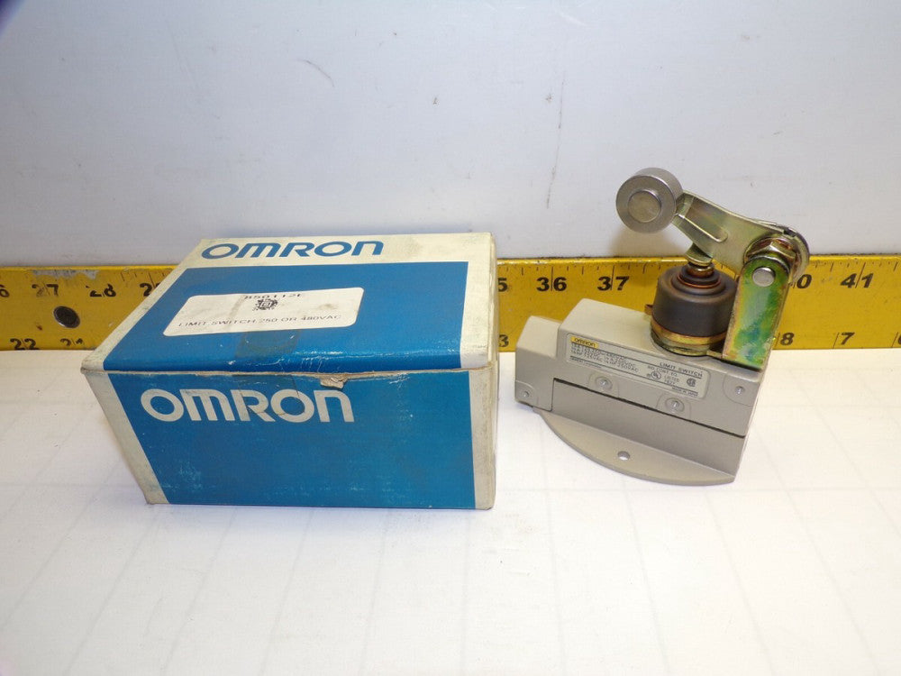 NEW OMRON ENCLOSED LIMIT SWITCH W/ SEALED PLUNGER & ROLLER LEVER ARM  ZV-NA2-2S