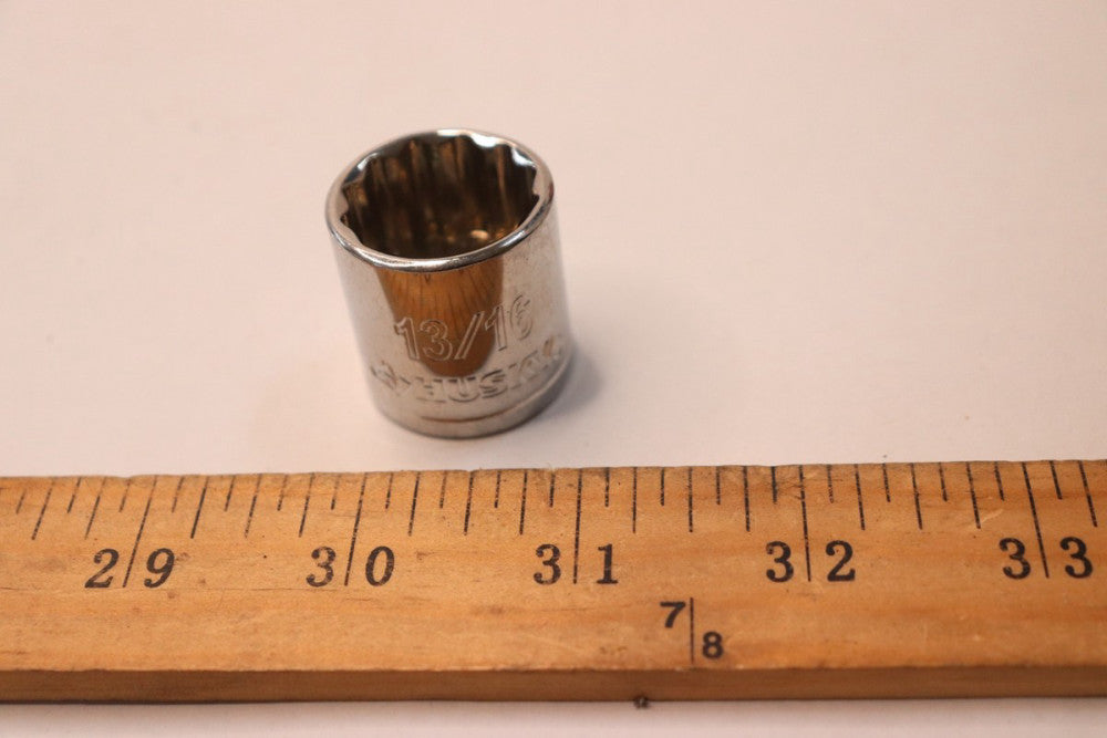 Husky 12-Point SAE Standard Socket 3/8" Drive x 13/16"