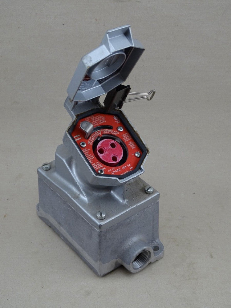 Crouse Hinds Delayed Action Circuit Breaking Receptacle 20A 3/4", CPS152 201 SA