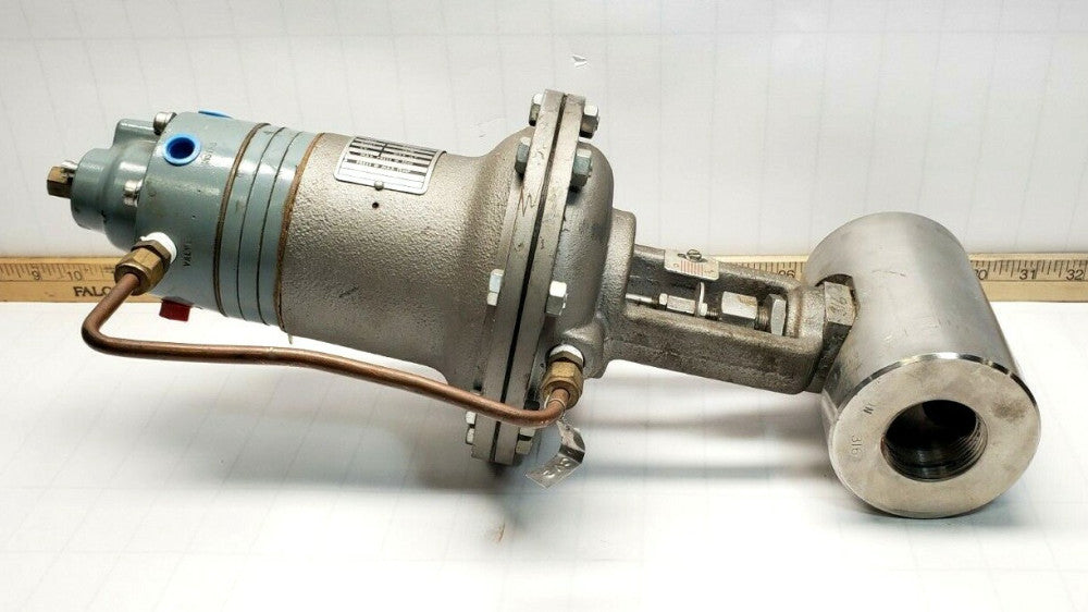 UNIFLOW 1 1/4" SS CONTROL VALVE 8100 W/ MOORE BUILT IN VALVE POSITIONER  73N-B