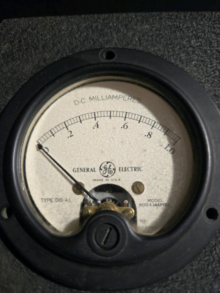 General Electric Type DW-41, Model 8DO41AAM31 DC Milliamperes 0-1.0 Panel Meter