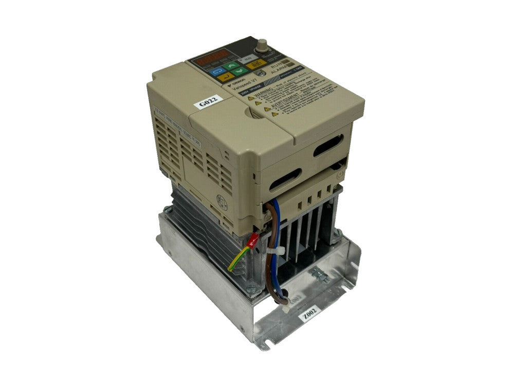 USED OMRON / YASKAWA CIMR-V7AZB0P7 VARISPEED V7 DRIVE W/ 3G3MV PFI 1020-E FILTER