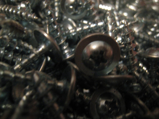 #8-10  x 7/8 in long  Philips Washer  head   Screws Lot of 200 screws
