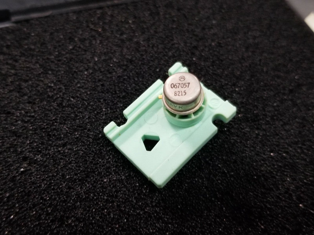 New Old Stock Motorola Metal Can Gold 3 Lead IC In Carrier 067057