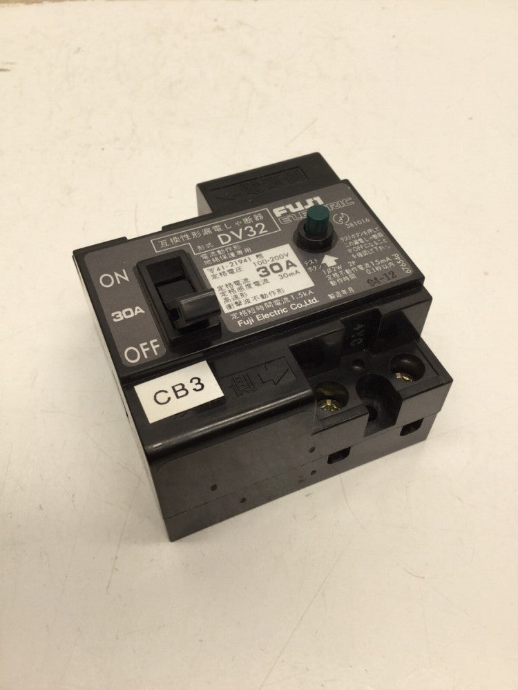 FUJI Electric DV32 30 Amp Circuit Breaker, 100-200V
