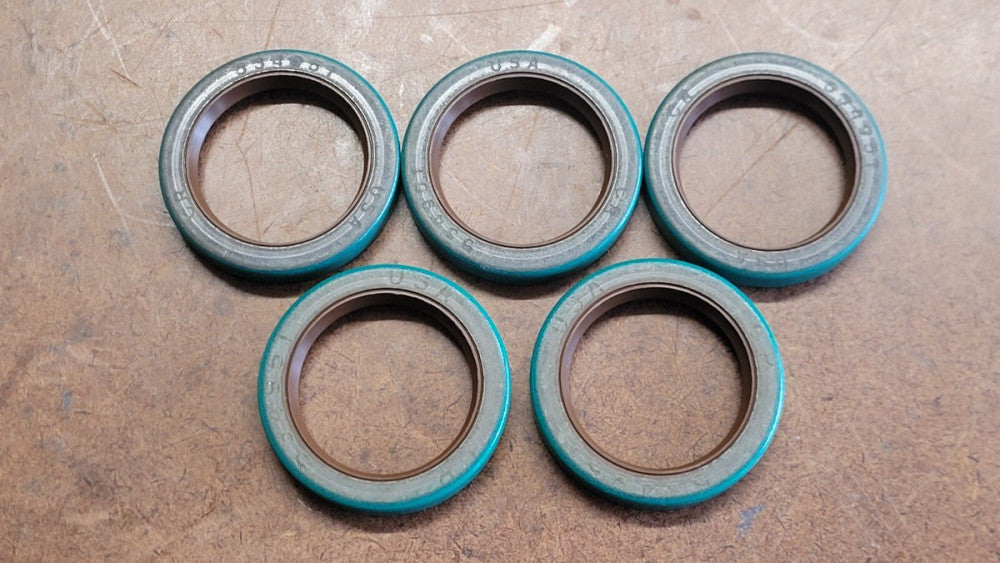 Lot of 5 CR Oil Seals 534951 1.378" Shaft 1.850" OD 0.276" Wide